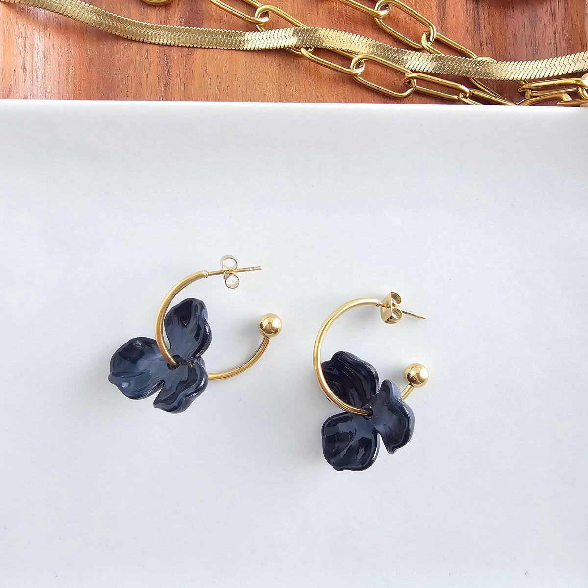Magnolia Hoops - Black