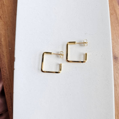 Luxe Gold Kamora Hoops